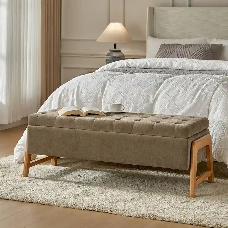 Banc de rangement rembourré Rita Mid-century Modern avec siège capitonné et pieds en bois massif par HULALA HOME