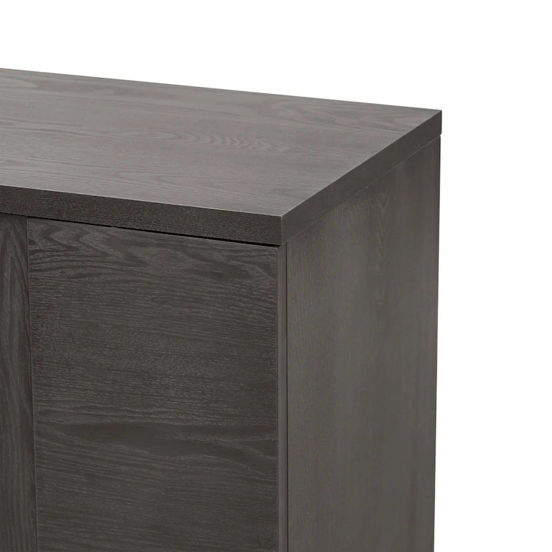 Buffet en bois avec étagères réglables et poignées dorées