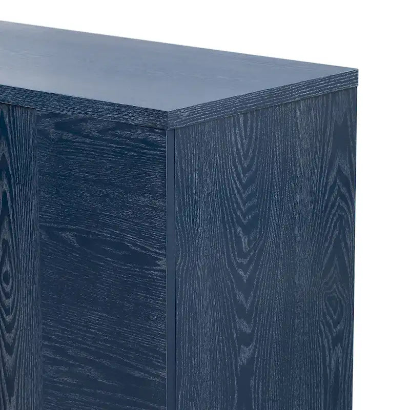 Buffet en bois avec étagères réglables et poignées dorées